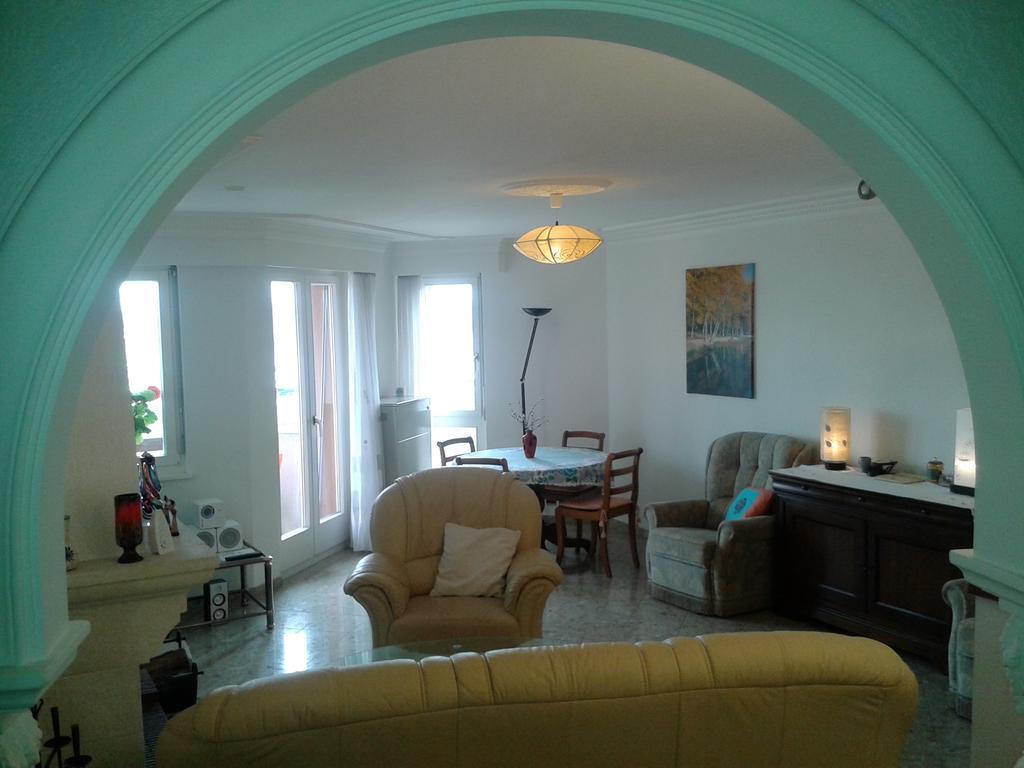Le Lacustre 4Th Floor Port-Valais الغرفة الصورة